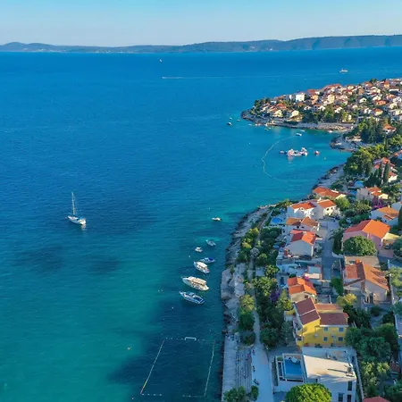 Awesome In Okrug Gornji トロギール