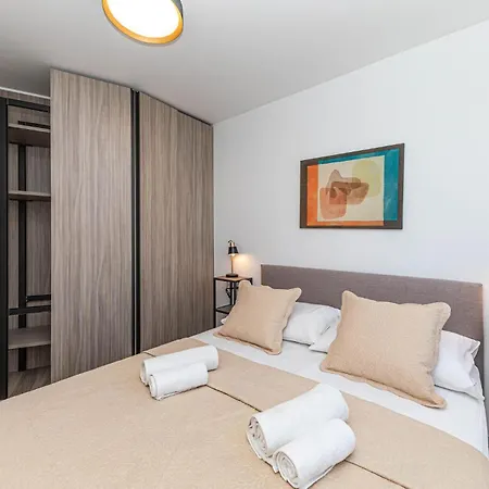 Awesome In Okrug Gornji