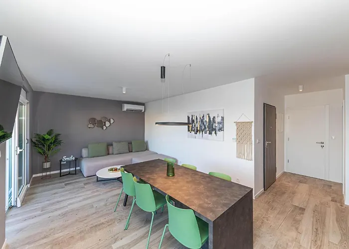 Appartement Awesome In Okrug Gornji *